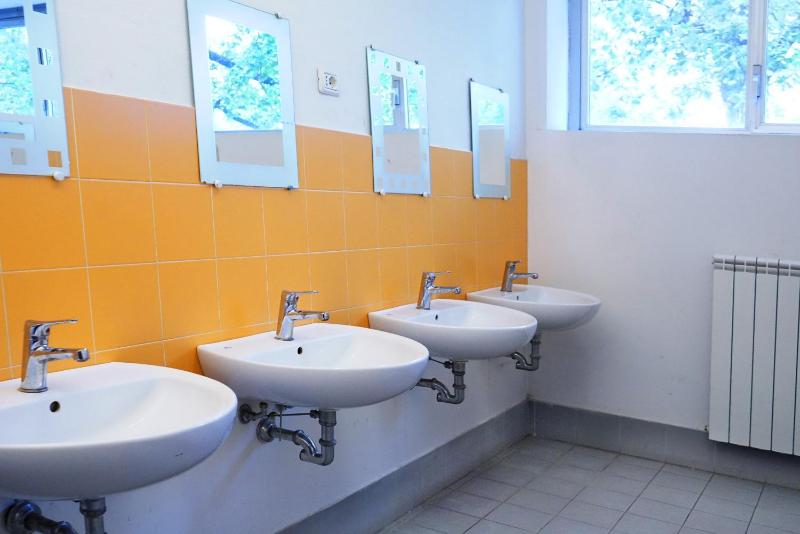 Bed in 6-Bed Male Dormitory Room image 4