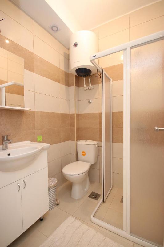 One-Bedroom Apartment image 3
