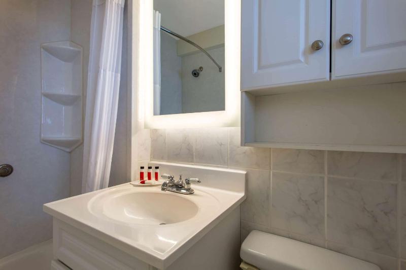 Days Inn by Wyndham Ocean City Oceanfront - image 38