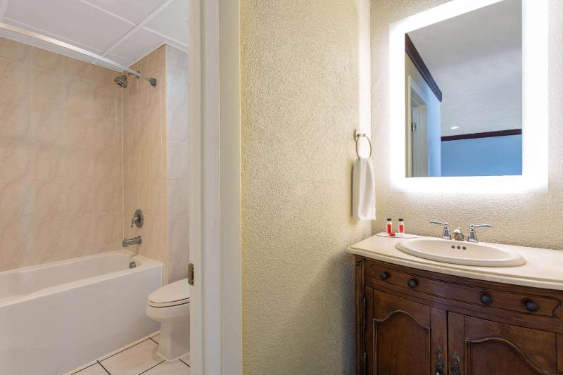 Days Inn by Wyndham Ocean City Oceanfront - image 33
