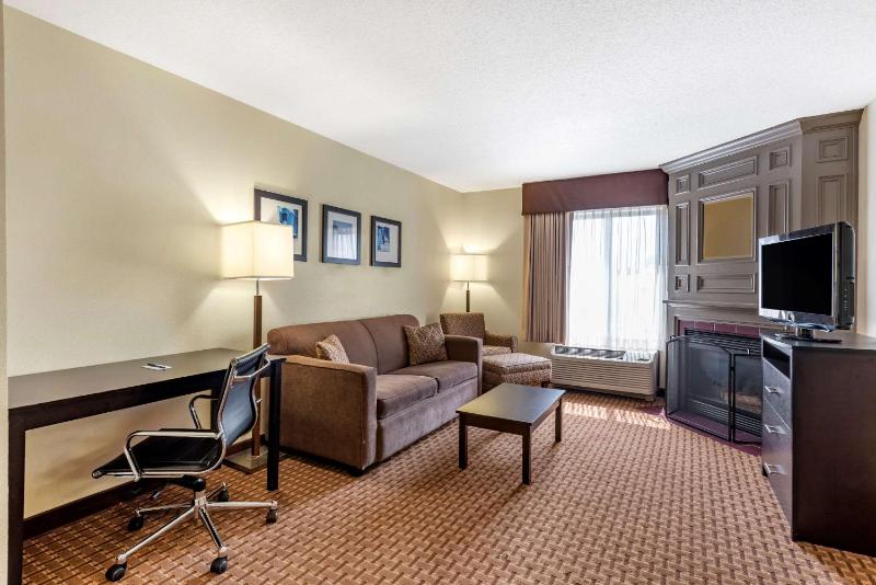 King Suite - Non-Smoking image 1