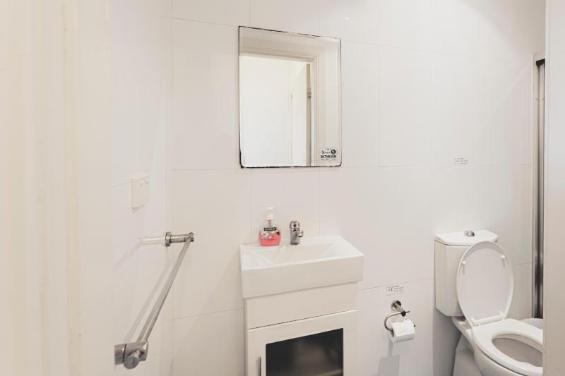 Single Room with Private Bathroom image 3
