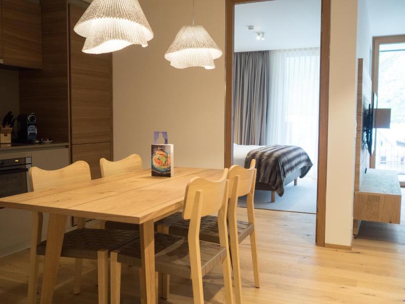 One-Bedroom Residence with Mountain View image 3