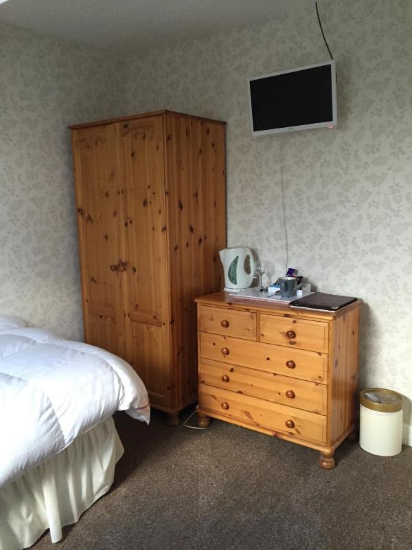 Single Room with Private External Bathroom image 3