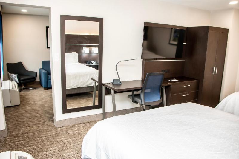 Suite with Two Beds - Non-Smoking image 3