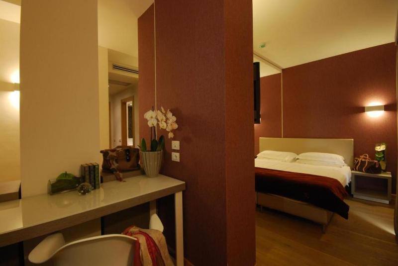 Superior Double or Twin Room with Sea View image 3
