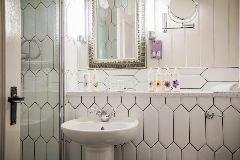 Executive Double or Twin Room image 2