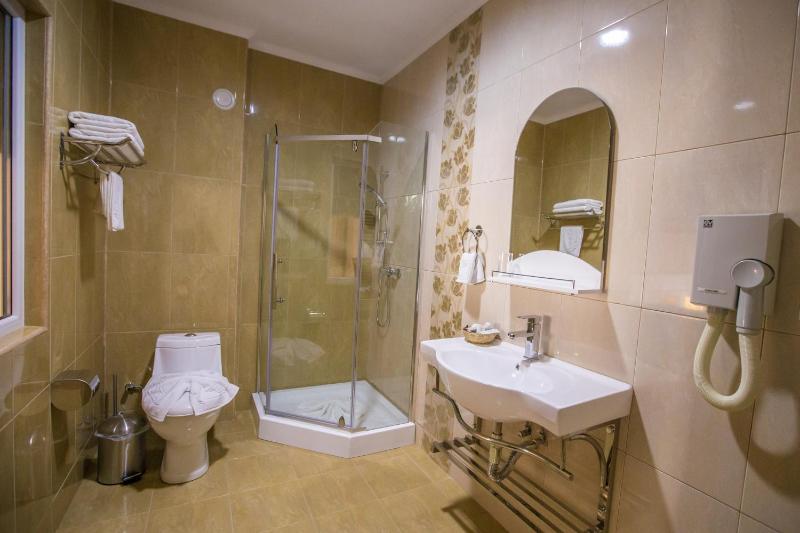 Twin Room with City View image 1