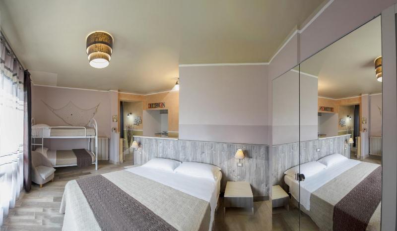 Triple Room image 4