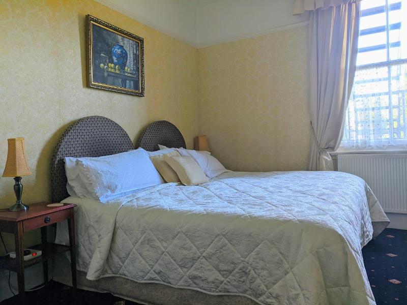 King or Twin Room image 1