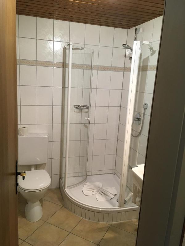 Twin Room with Balcony image 3