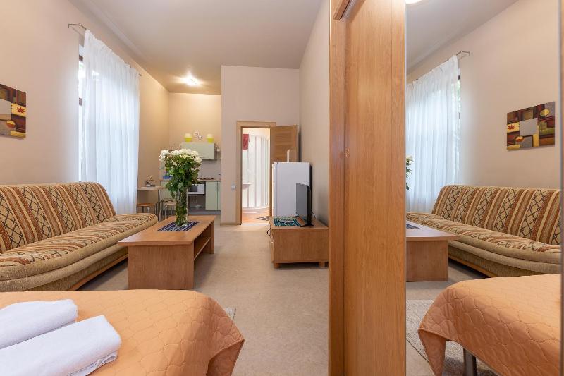 Studio Apartment image 2