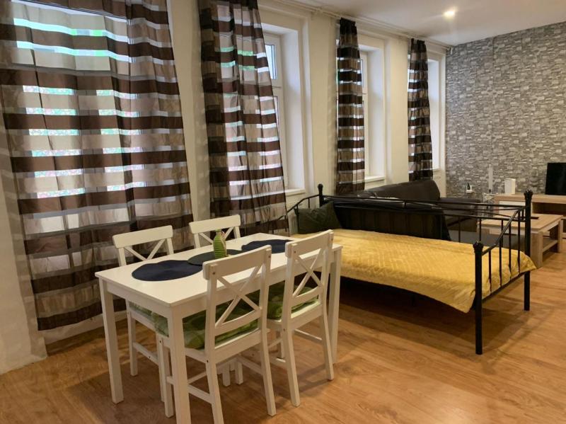 Studio Apartment image 4