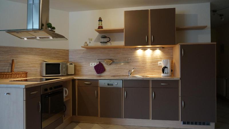 Deluxe Two-Bedroom Apartment (3-4 Adults)  image 1
