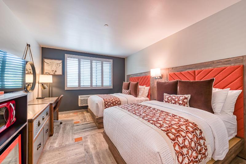 Deluxe Double Room image 4