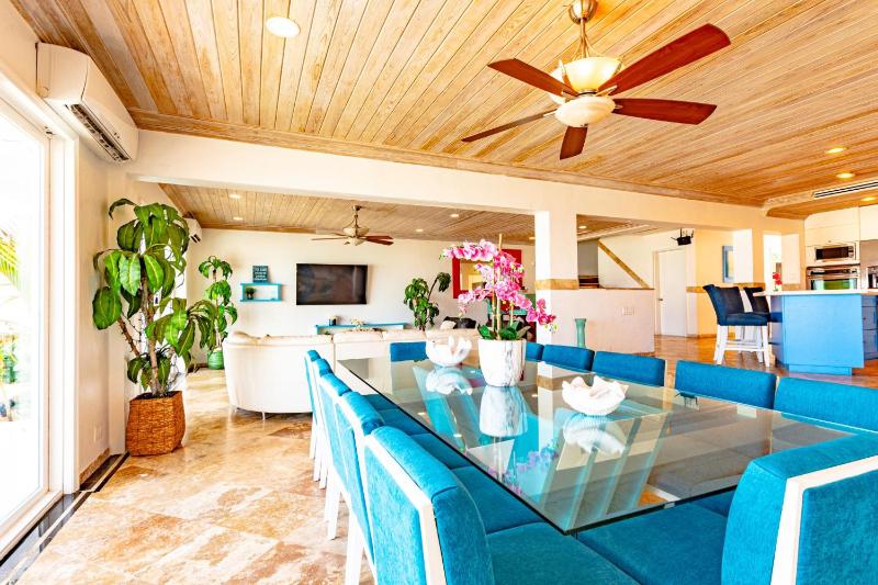 Caprice 7 -Oceanfront Villa - Gated Community with Pool - image 9