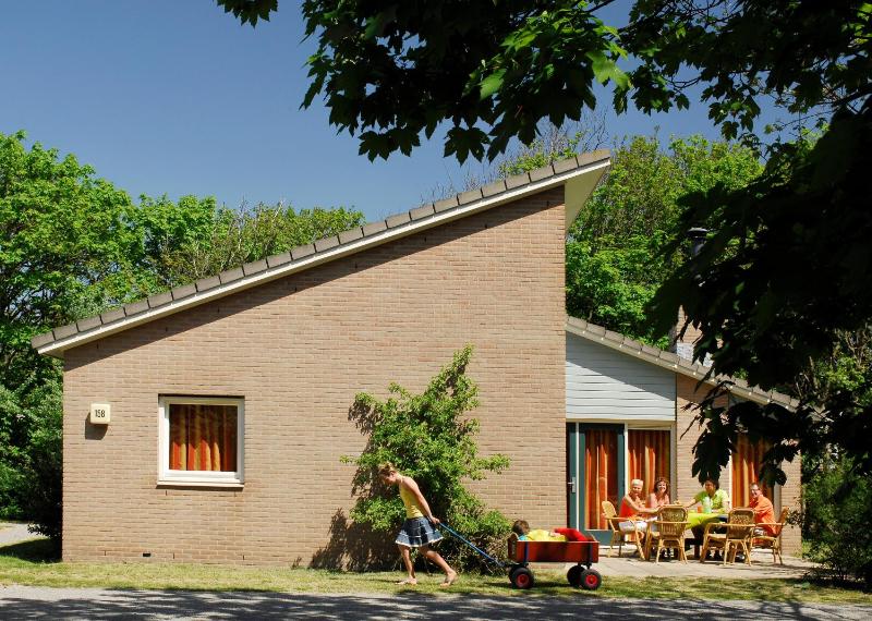Chalet in Kijkduin with Sauna  Comfort - image 11