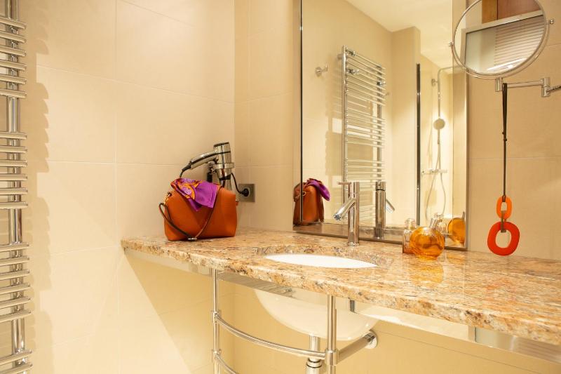 Twin Room image 1