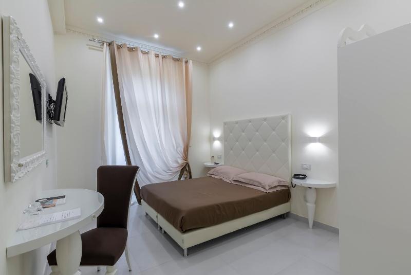Standard Double Room with Spa Access  image 1