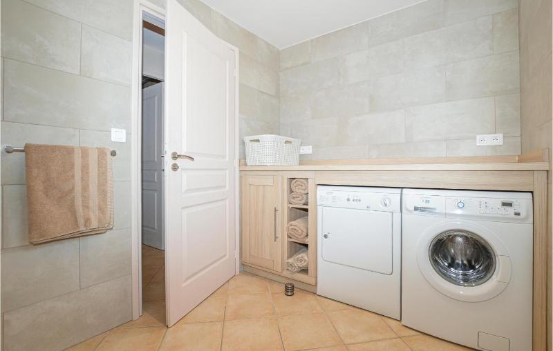 Four-Bedroom Holiday Home image 2