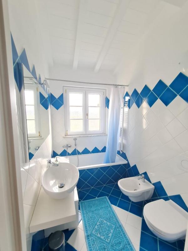 Deluxe Room image 3