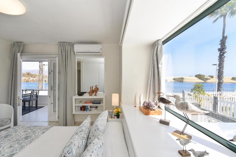 Apartment with Sea View image 4