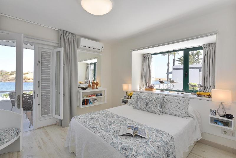 Apartment with Sea View image 3