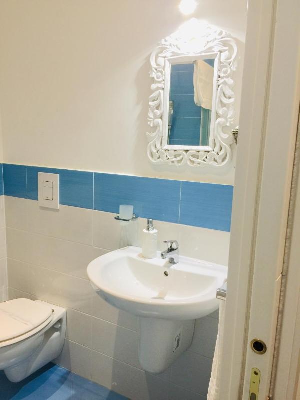 Standard Double Room image 3