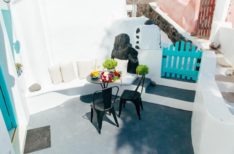 Blessed Blue Boutique Cave Suite - image 22