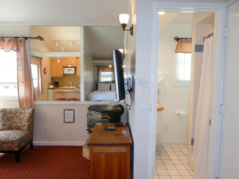 Essex Room - No Parking image 3