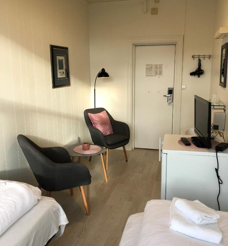Ami Hotel - image 20