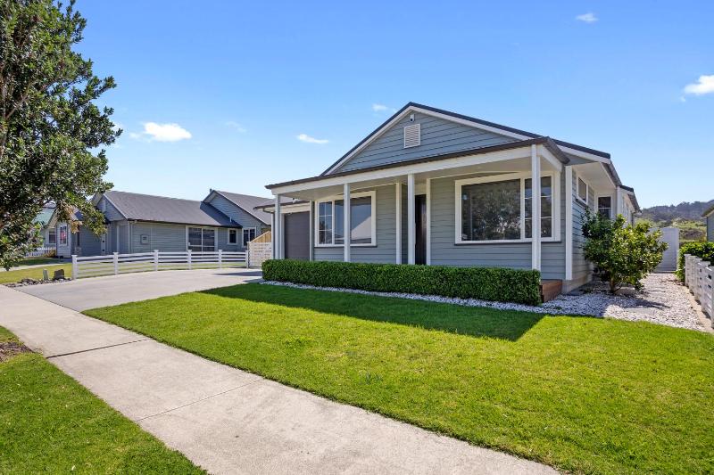 Sky Blue Retreat - Waihi Beach Holiday Home Images