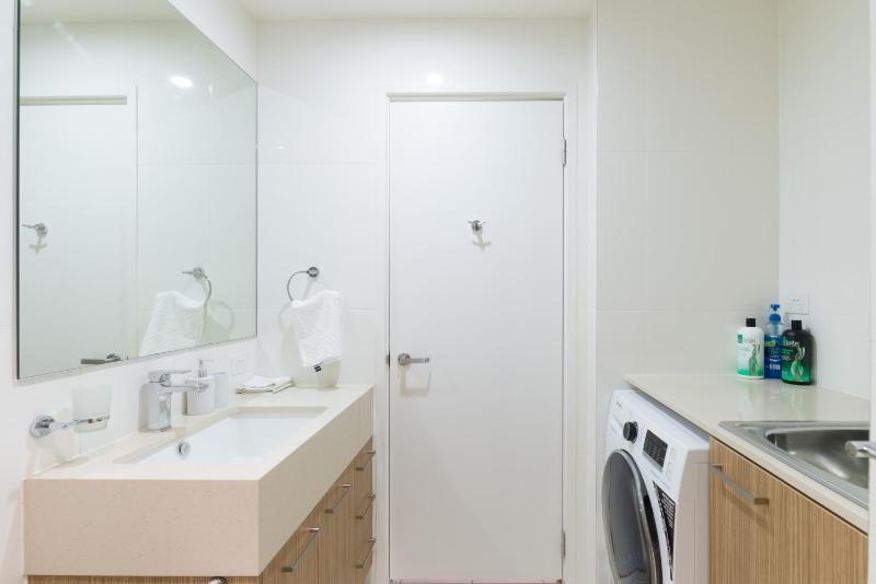 Tasha's Apartments on Morphett - image 5