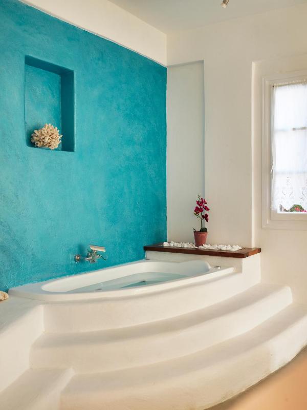 Superior Suite Sea View/Indoor Hot tub  image 2