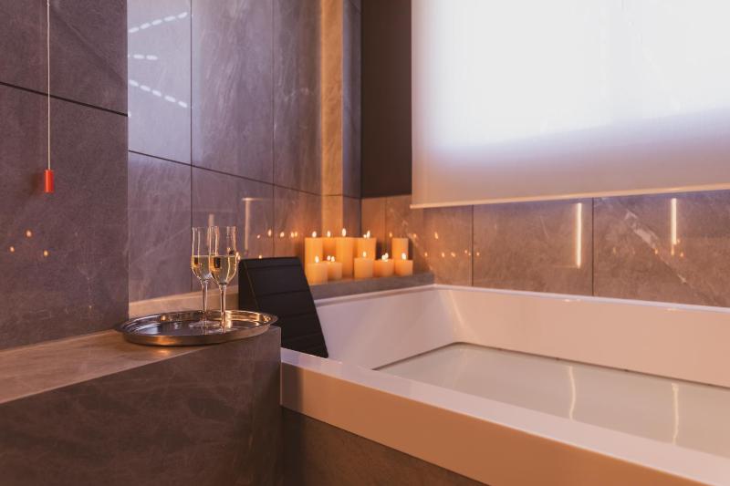 Spa Suite image 3