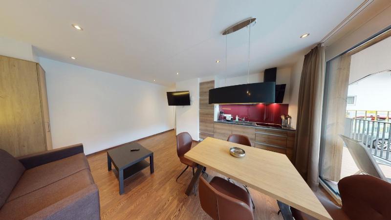 Superior One-Bedroom Apartment with Balcony image 2