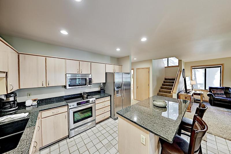Three-Bedroom Townhouse image 3