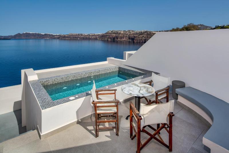 Triple Room with Outdoor Hot Tub and Sea Caldera Volcano View image 1