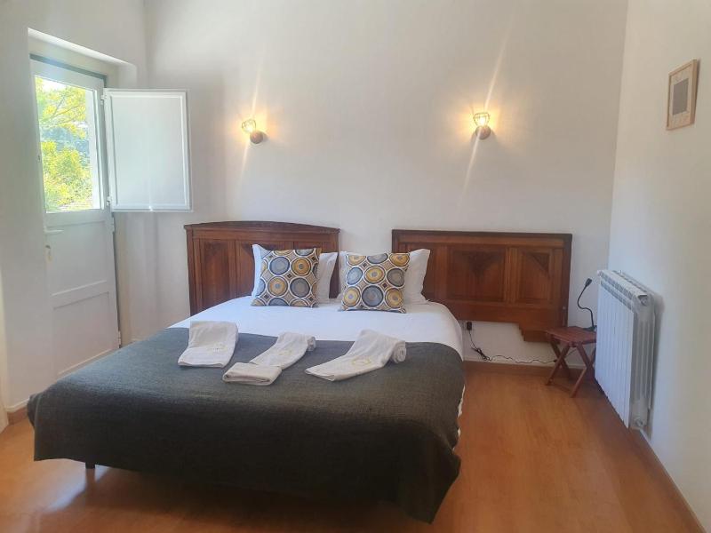 Family Room with Shared Bathroom image 1