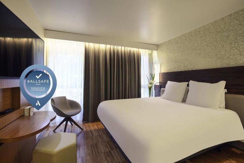 Mercure Paris Arc De Triomphe Etoile - image 12