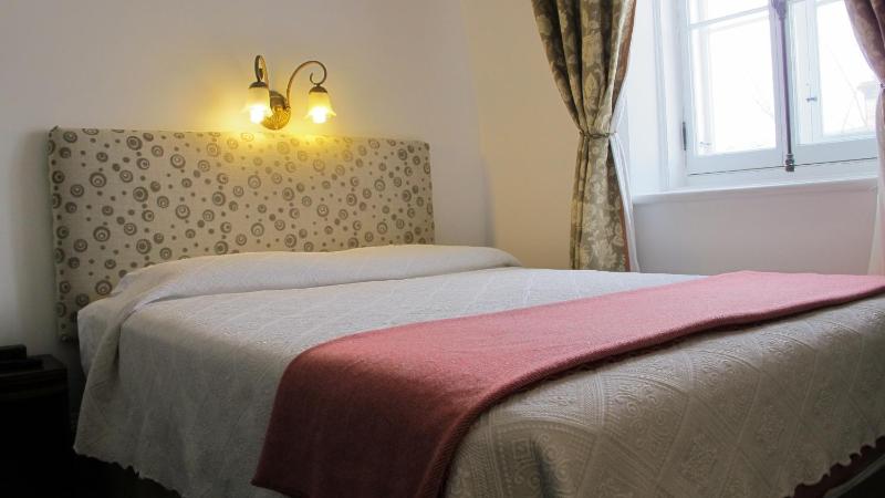 Au Petit Hôtel - image 14