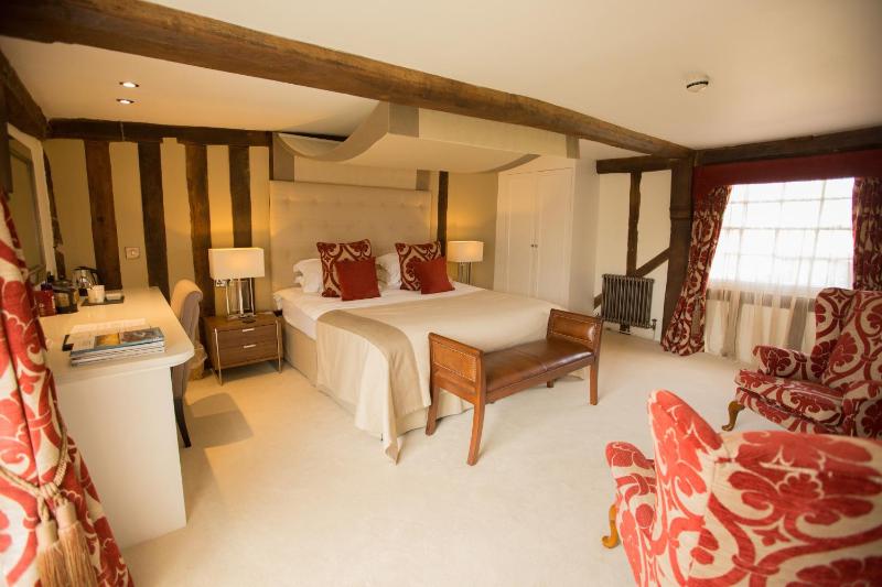 Superior Suite image 3