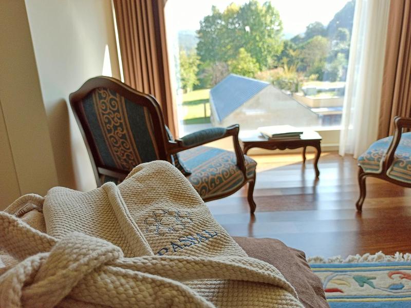 King Room with Mountain View image 4