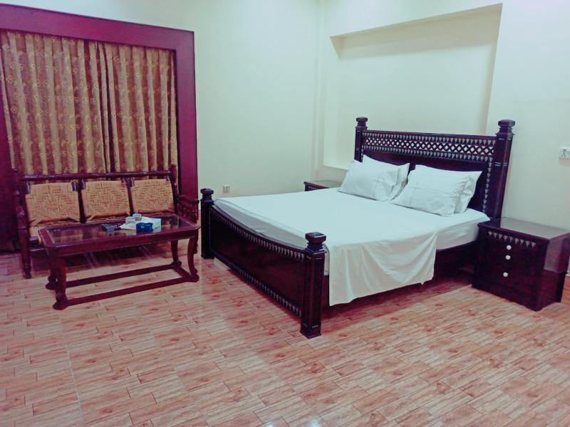 Deluxe Family Suite image 3