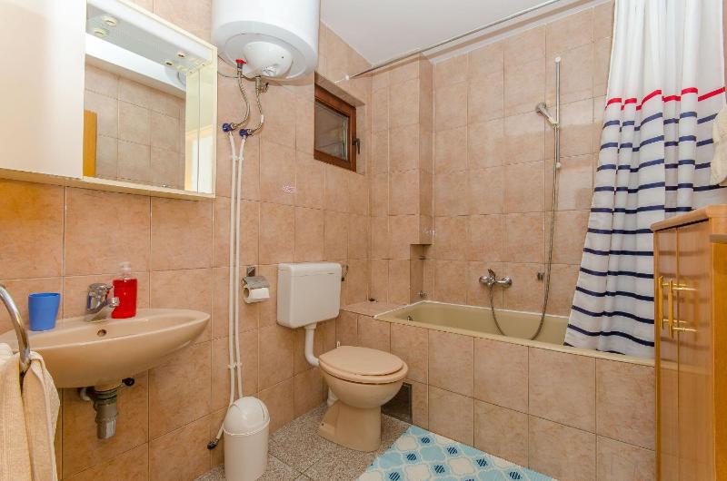 One-Bedroom Apartment with Balcony image 2