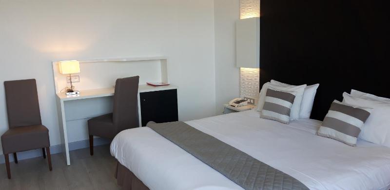 Double Room with Sea View image 1