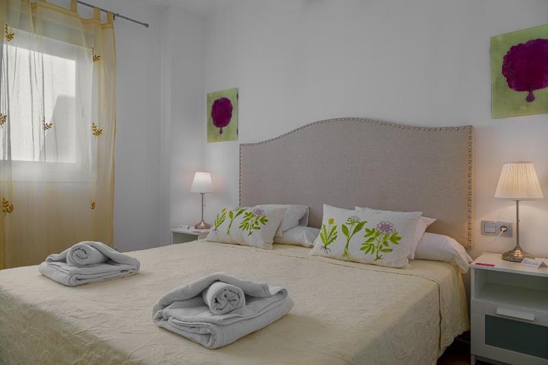 One-Bedroom Apartment image 1