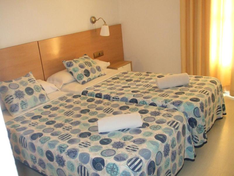 Double Room with Private Bathroom image 2