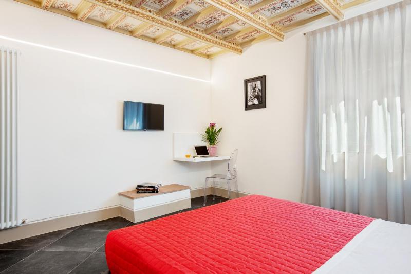 Superior Double Room image 4