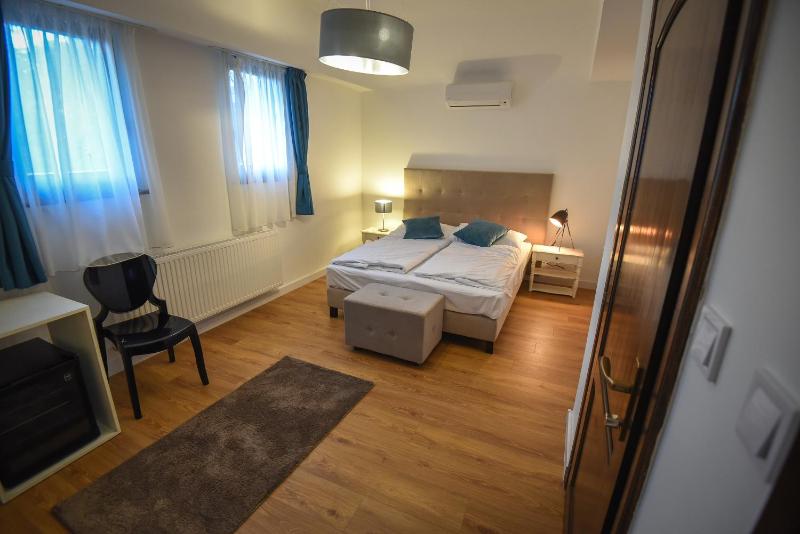 Double Room with Balcony image 1